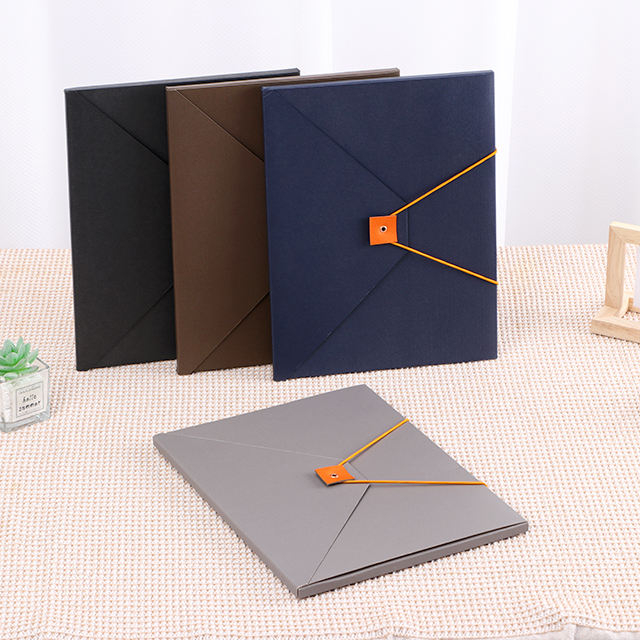 مجلدات ملفات مزدوجة الحجم الأنيقة A4 مصنوعة من الورق المقوى مغلق مع مرونة في حقيبة مستندات متوسعة ألوان متناقضة